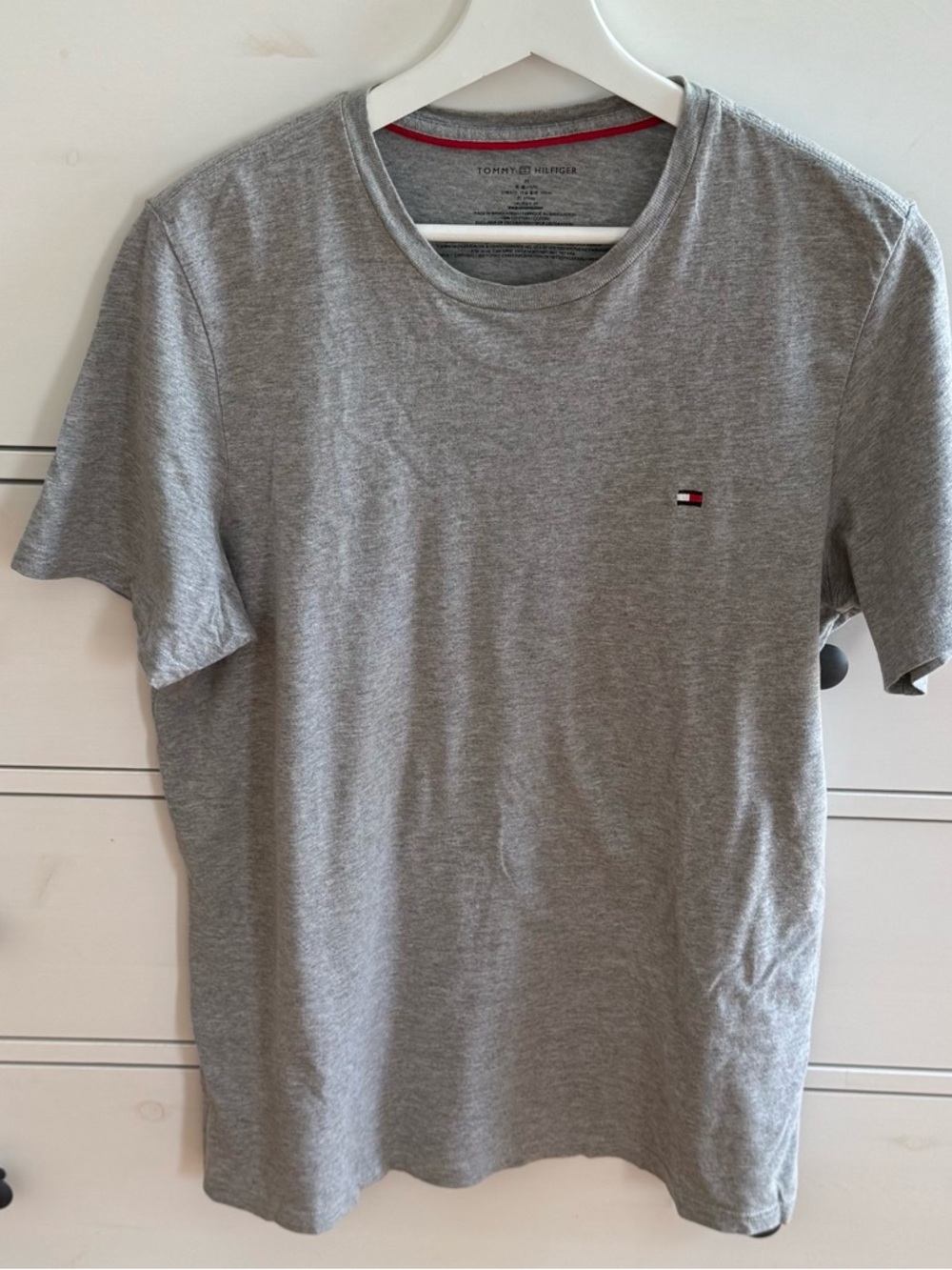 Tommy Hilfiger boys Grey Short-Sleeve Crewneck Tee with Flag Logo, size M casual